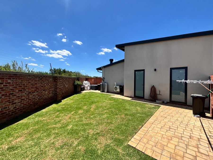 3 Bedroom Property for Sale in Van Der Hoff Park North West